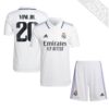 10261 PACK REAL MADRID DOMICILE VINICIUS. ENSEMBLE ADULTE MAILLOT ET SHORT 2022 2023