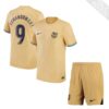 9530 PACK FC BARCELONE EXTERIEUR LEWANDOWSKI. ENSEMBLE ADULTE MAILLOT ET SHORT 2022 2023