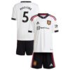 9680 PACK JUNIOR MANCHESTER UNITED EXTERIEUR MAGUIRE. ENSEMBLE MAILLOT ET SHORT 2022 2023