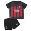 9696 PACK JUNIOR MILAN AC DOMICILE. ENSEMBLE MAILLOT ET SHORT 2022 2023